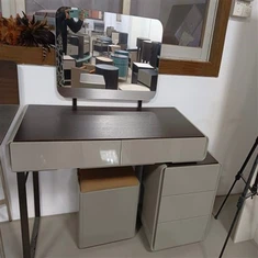 دراز کے ساتھ بیڈروم ڈریسنگ ٹیبل